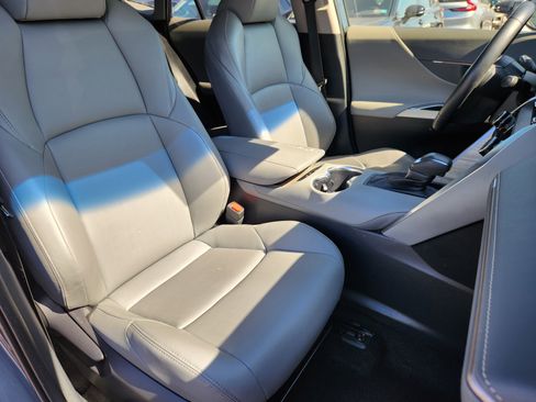 Used 2022 Toyota Venza XLE AWD/4WD image 14