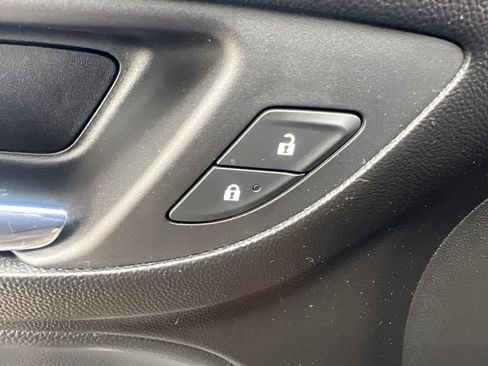 Used 2018 Chevrolet Equinox LT w/ Sun & Infotainment Package FWD image 53