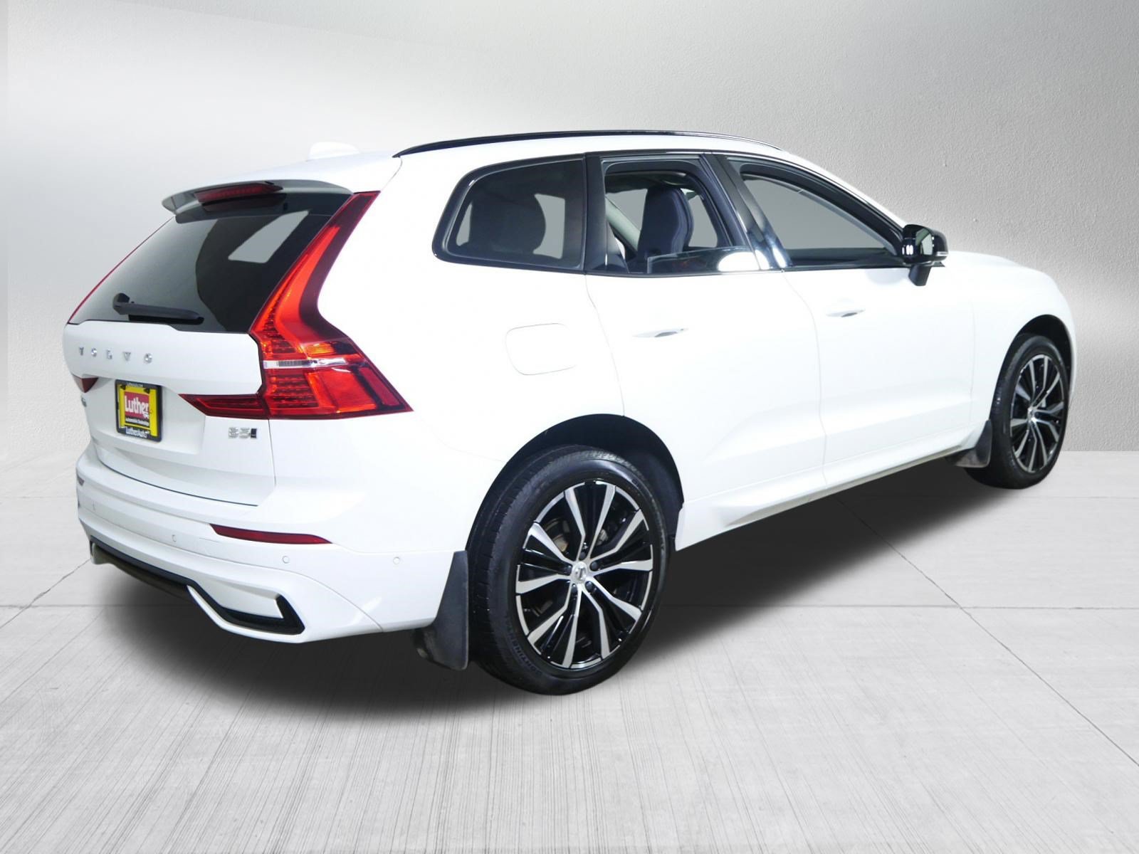 Used 2023 Volvo XC60 B5 Plus w/ Climate Package AWD/4WD image 7