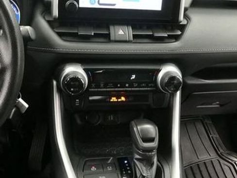 Used 2023 Toyota RAV4 LE image 19
