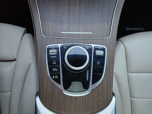 Used 2019 Mercedes-Benz C 300 4MATIC Sedan image 21