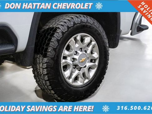 Used 2024 Chevrolet Silverado 2500 LT image 39