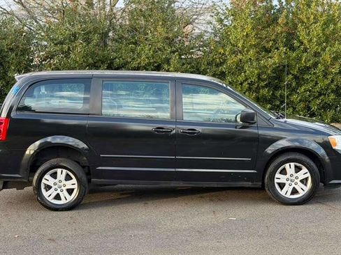 Used 2015 Dodge Grand Caravan American Value Package w/ UConnect Hands-Free Group image 8