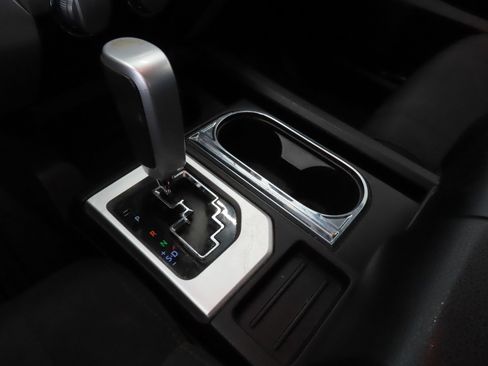 Used 2019 Toyota Tundra SR5 w/ SR5 Upgrade Package image 18