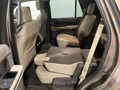 Used 2019 Ford Expedition Limited w/ Equipment Group 301A image 23