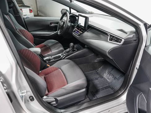 Certified 2025 Toyota Corolla SE FWD image 17