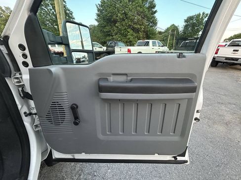 Used 2012 Ford F550 4x4 SuperCab Super Duty w/ XL Value Pkg image 25