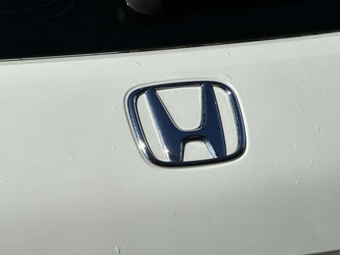 Used 2025 Honda HR-V LX image 15