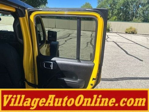 Used 2019 Jeep Wrangler Unlimited Sport w/ Technology Group AWD/4WD image 39