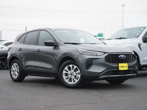 Used 2025 Ford Escape Active w/ Tech Pack #1 FWD image 2