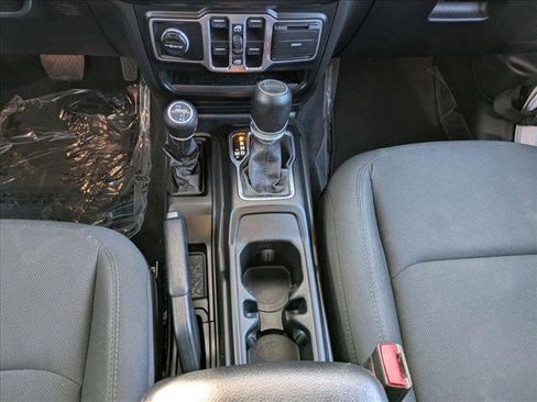 Used 2023 Jeep Gladiator Sport image 17