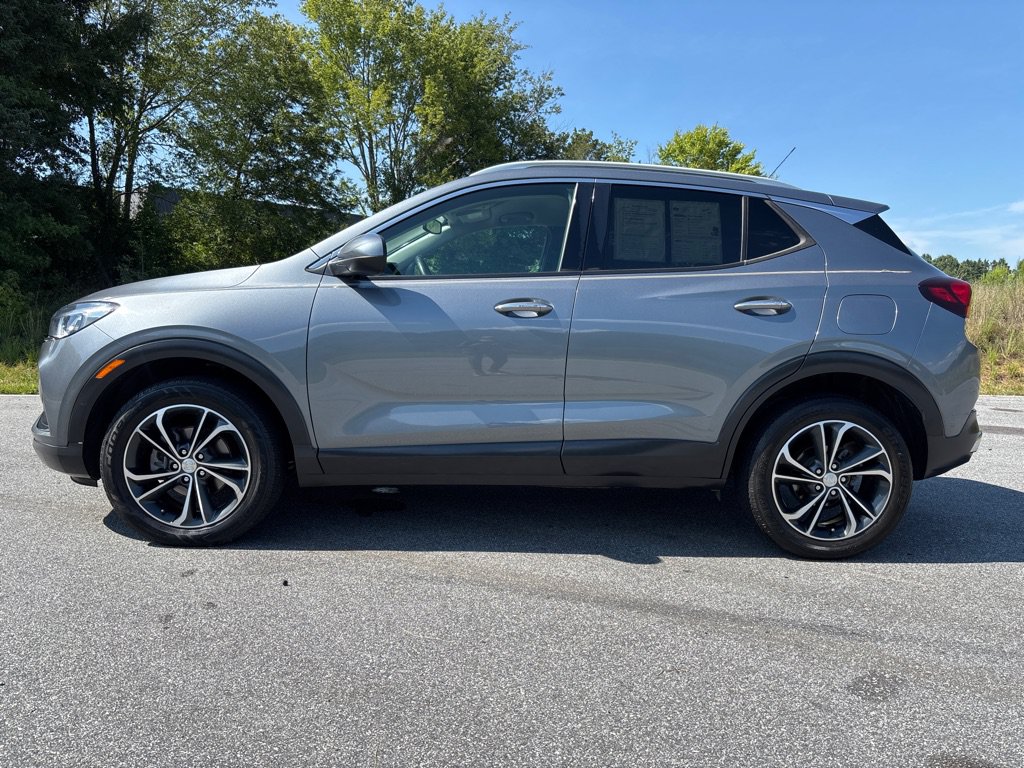 Used 2021 Buick Encore GX Essence AWD/4WD image 2