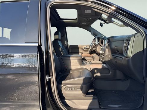 Used 2022 GMC Sierra 1500 Denali w/ Denali Reserve Package image 13