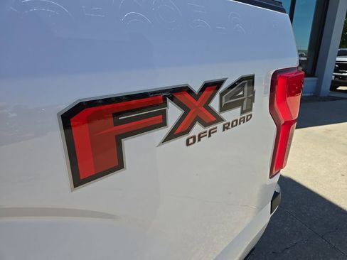 Used 2019 Ford F150 Lariat w/ Equipment Group 502A Luxury AWD/4WD image 17