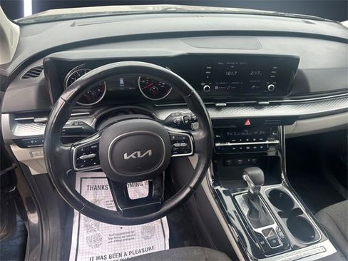 Used 2022 Kia Carnival LX image 10