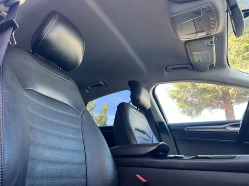 Used 2014 Ford Fusion SE w/ Equipment Group 202A image 17