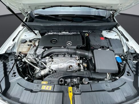 Used 2022 Mercedes-Benz GLB 250 image 33