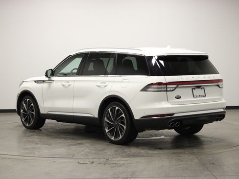 Used 2020 Lincoln Aviator Reserve w/ Equipment Group 202A image 6