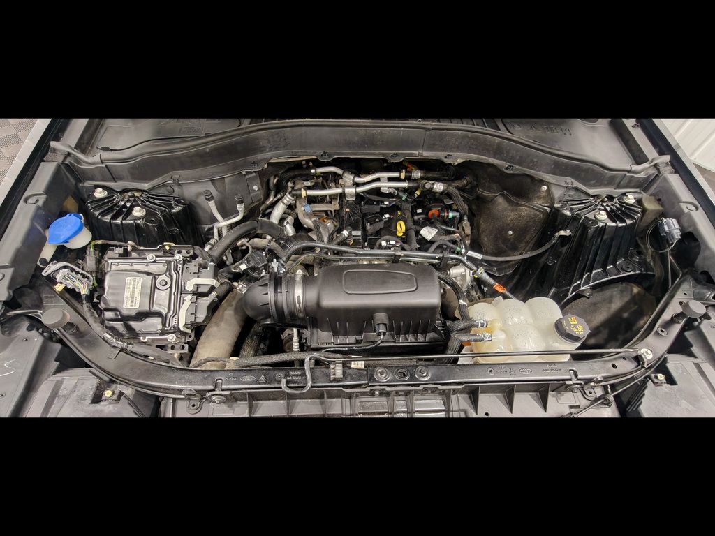 Used 2021 Ford Explorer XLT w/ Equipment Group 202A AWD/4WD image 61