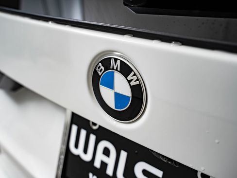 Used 2025 BMW X1 xDrive28i AWD/4WD image 17