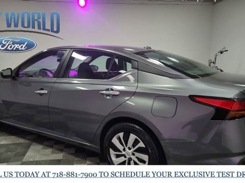 Used 2025 Nissan Altima 2.5 S image 5