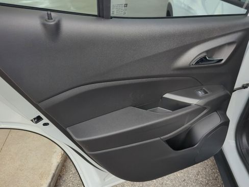 New 2026 Chevrolet Trax LT w/ Sunroof Package image 34