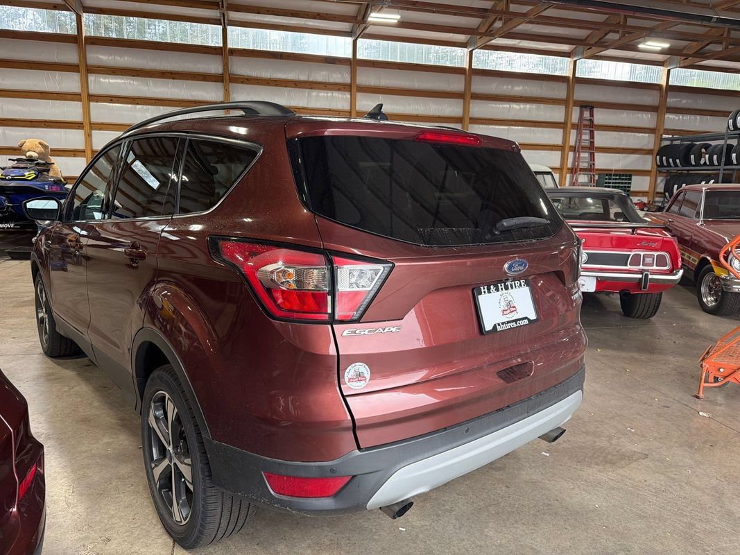 Used 2018 Ford Escape SEL w/ Ford Safe & Smart Package AWD/4WD image 10
