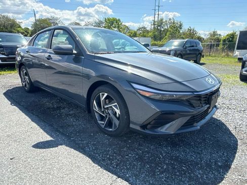 New 2026 Hyundai Elantra Limited FWD image 11