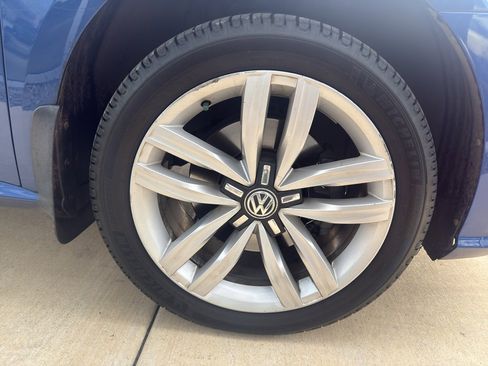 Used 2016 Volkswagen Passat 1.8T SEL Premium image 21