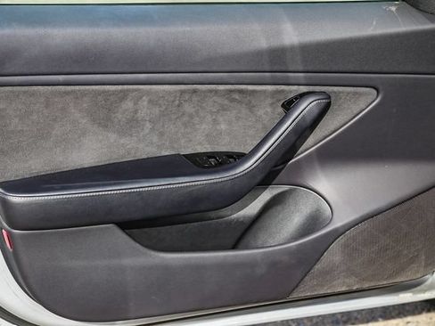 Used 2018 Tesla Model 3 Long Range RWD image 24