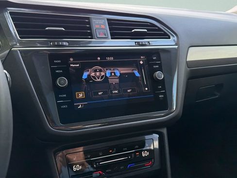 Certified 2022 Volkswagen Tiguan SE FWD image 20