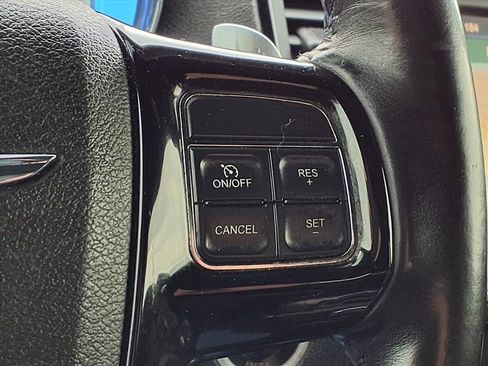 Used 2014 Chrysler 300 S image 25