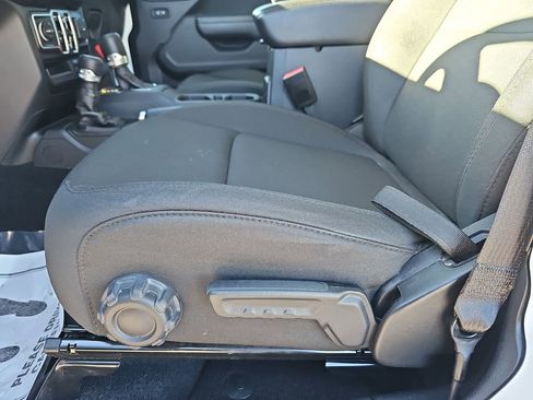 Used 2023 Jeep Gladiator Willys image 32