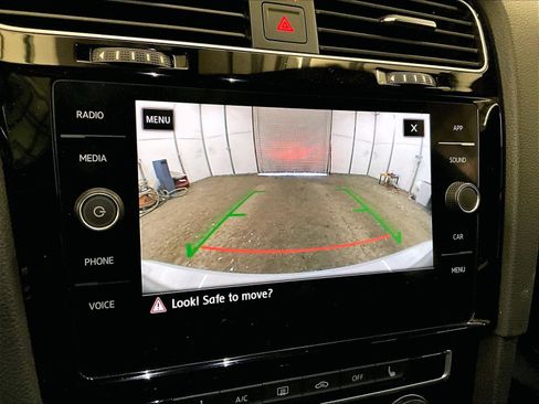 Used 2019 Volkswagen GTI SE image 21