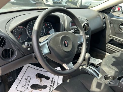 Used 2007 Pontiac Grand Prix w/ Sport Package FWD image 12
