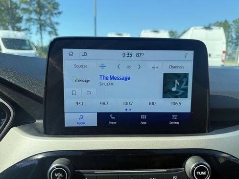Used 2022 Ford Escape SE w/ Cold Weather Package AWD/4WD image 19