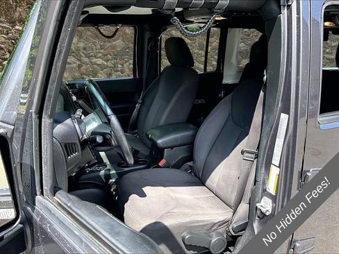 Used 2017 Jeep Wrangler Unlimited Sport w/ Quick Order Package 24S AWD/4WD image 18