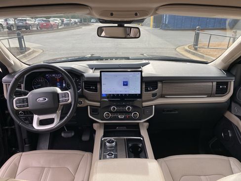 Used 2024 Ford Expedition Max Limited image 32