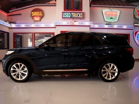 Used 2022 Ford Explorer Platinum w/ Equipment Group 601A image 18