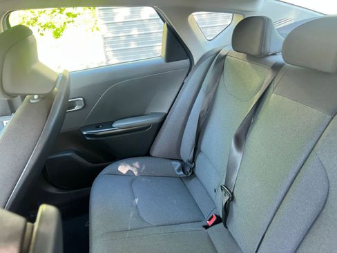 Used 2025 Kia K4 LXS FWD image 34