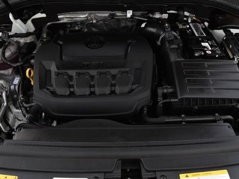 Certified 2023 Volkswagen Tiguan SE FWD image 25