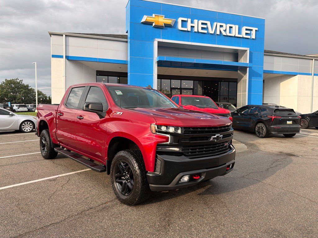 Used 2021 Chevrolet Silverado 1500 LT Trail Boss w/ Convenience Package II AWD/4WD image 1