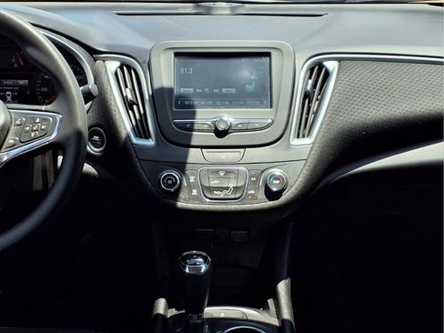 Used 2018 Chevrolet Malibu LS w/ LPO, Convenience Package 2 FWD image 15