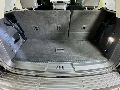 Used 2024 Ford Expedition XLT RWD image 30