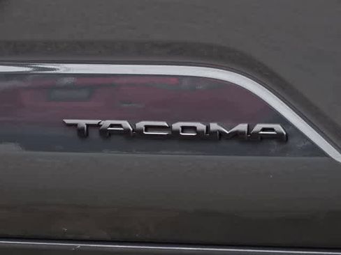 Used 2025 Toyota Tacoma TRD Off-Road w/ TRD Off Road Upgrade Package AWD/4WD image 9
