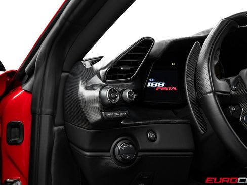 Used 2019 Ferrari 488 Pista Coupe RWD image 33