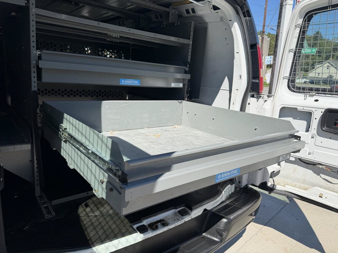 Used 2017 Chevrolet Express 2500 RWD image 23
