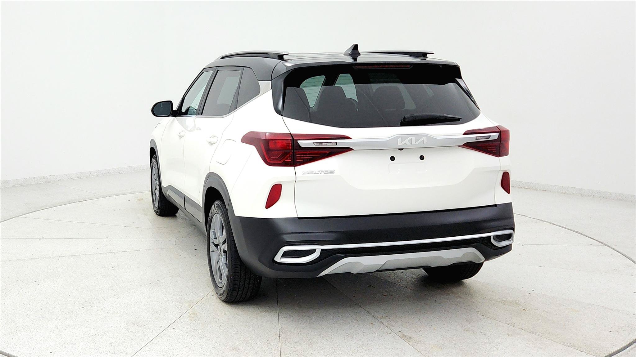 Used 2023 Kia Seltos S FWD image 4