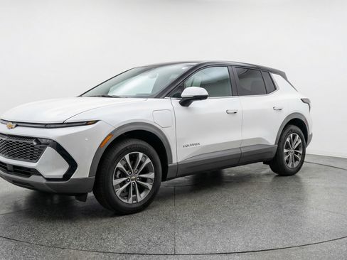 Used 2025 Chevrolet Equinox LT image 3