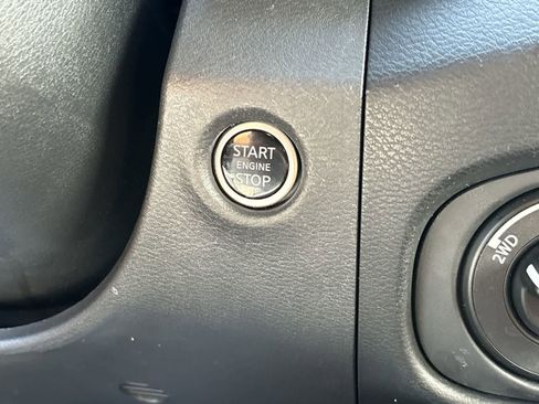 Used 2023 Nissan Frontier PRO-4X w/ Pro Convenience Package image 29